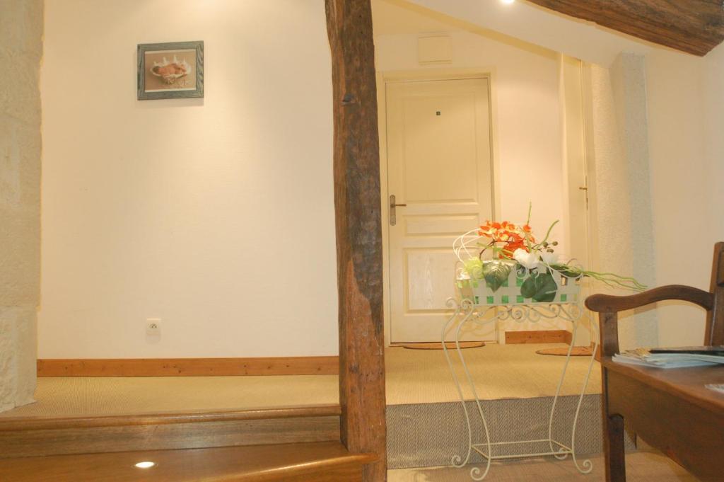 Hotel Du Donjon Aulnay  Kültér fotó
