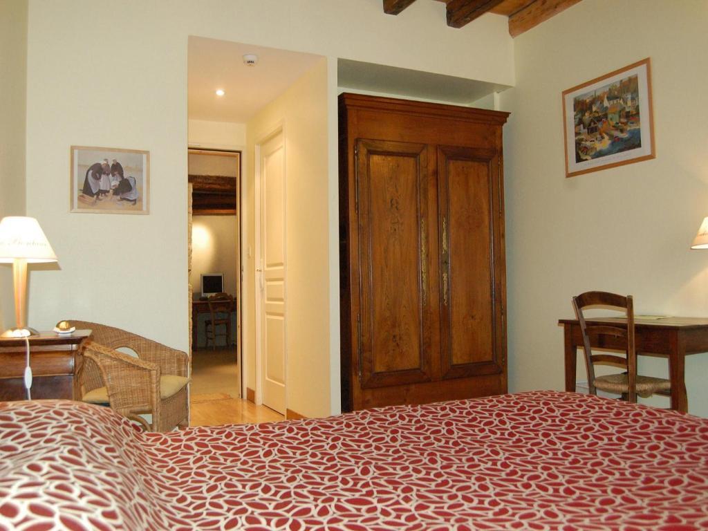 Hotel Du Donjon Aulnay  Kültér fotó
