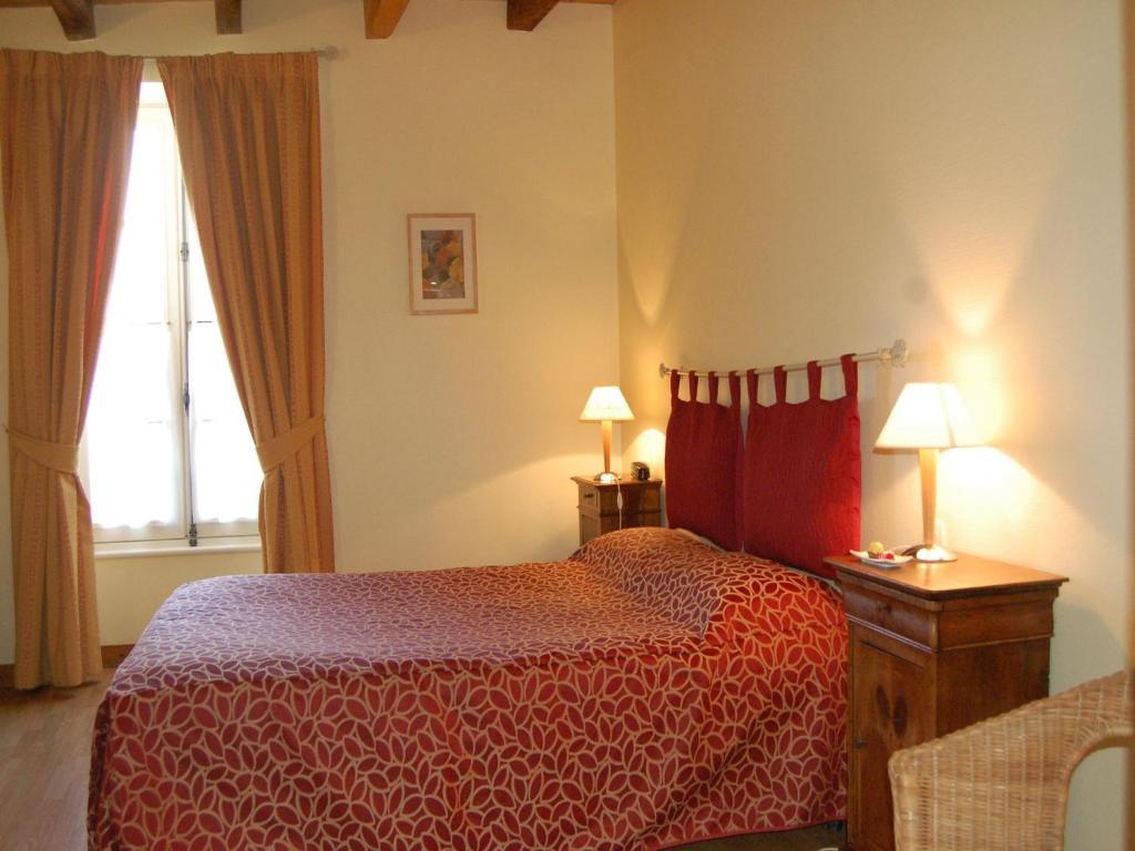 Hotel Du Donjon Aulnay  Kültér fotó