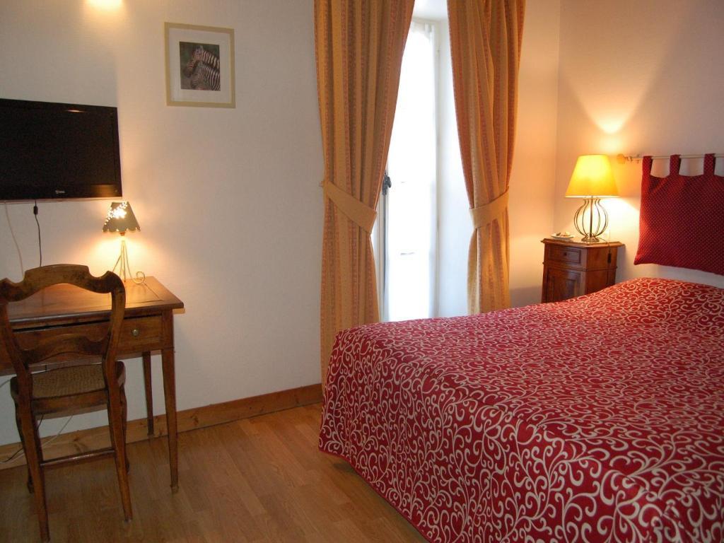 Hotel Du Donjon Aulnay  Szoba fotó