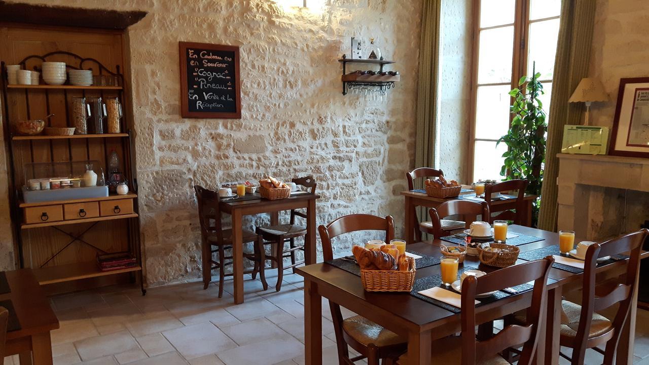 Hotel Du Donjon Aulnay  Kültér fotó