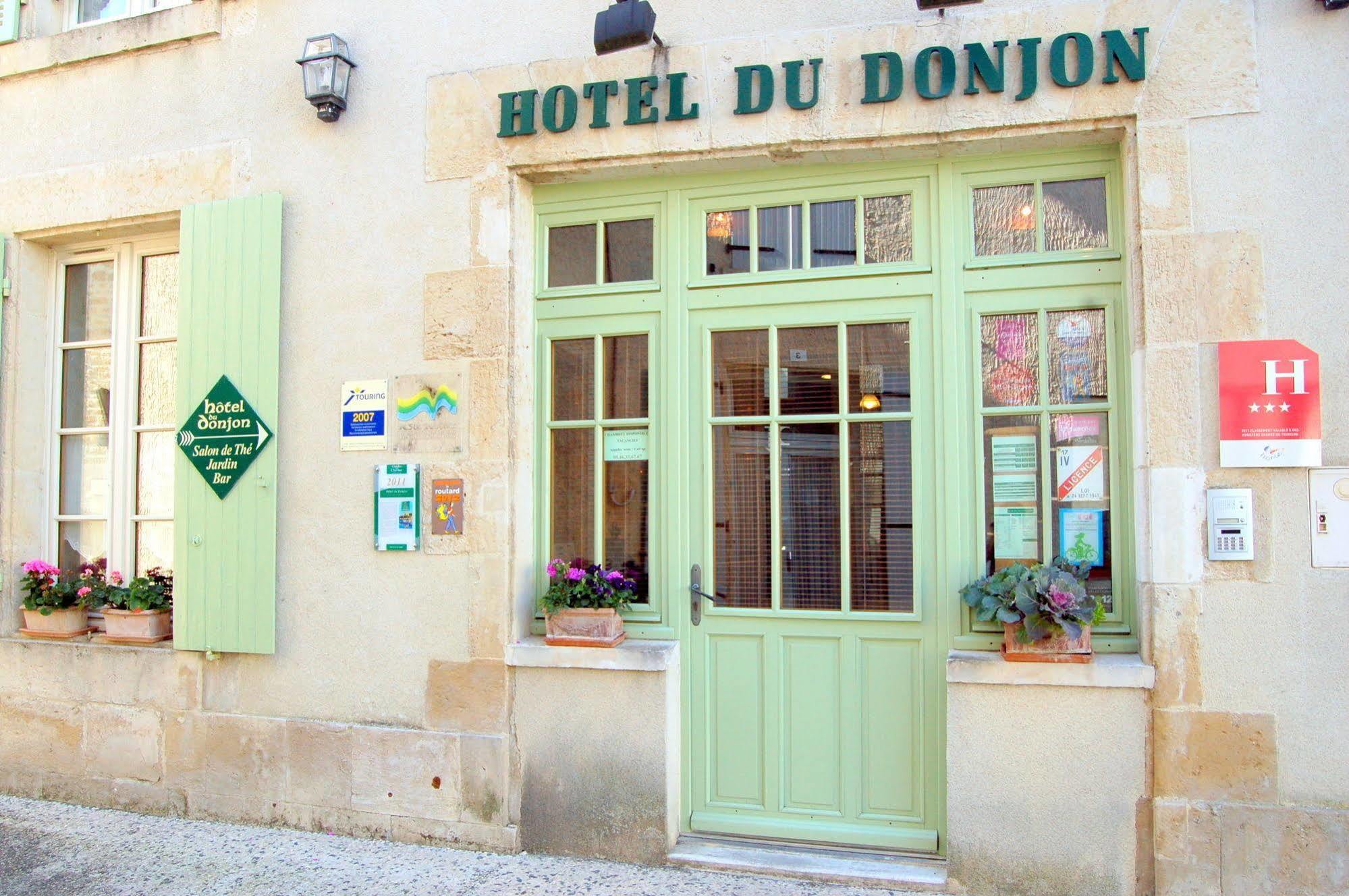 Hotel Du Donjon Aulnay  Kültér fotó