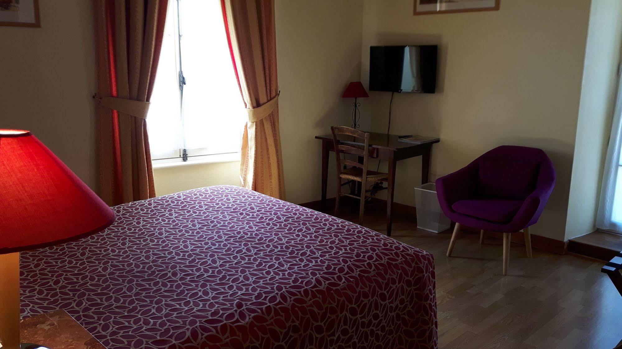 Hotel Du Donjon Aulnay  Kültér fotó