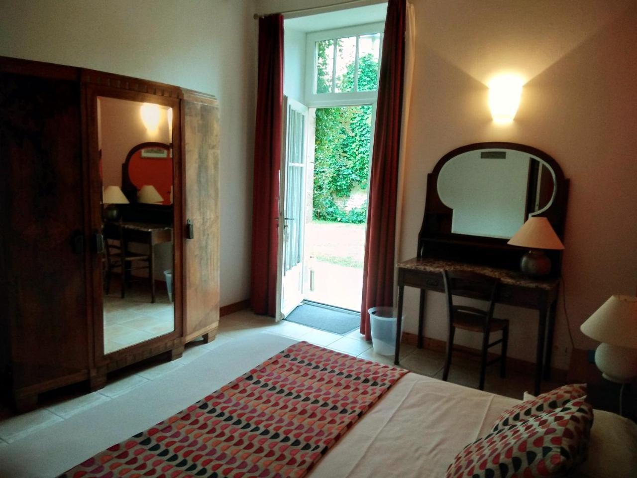 Hotel Du Donjon Aulnay  Kültér fotó